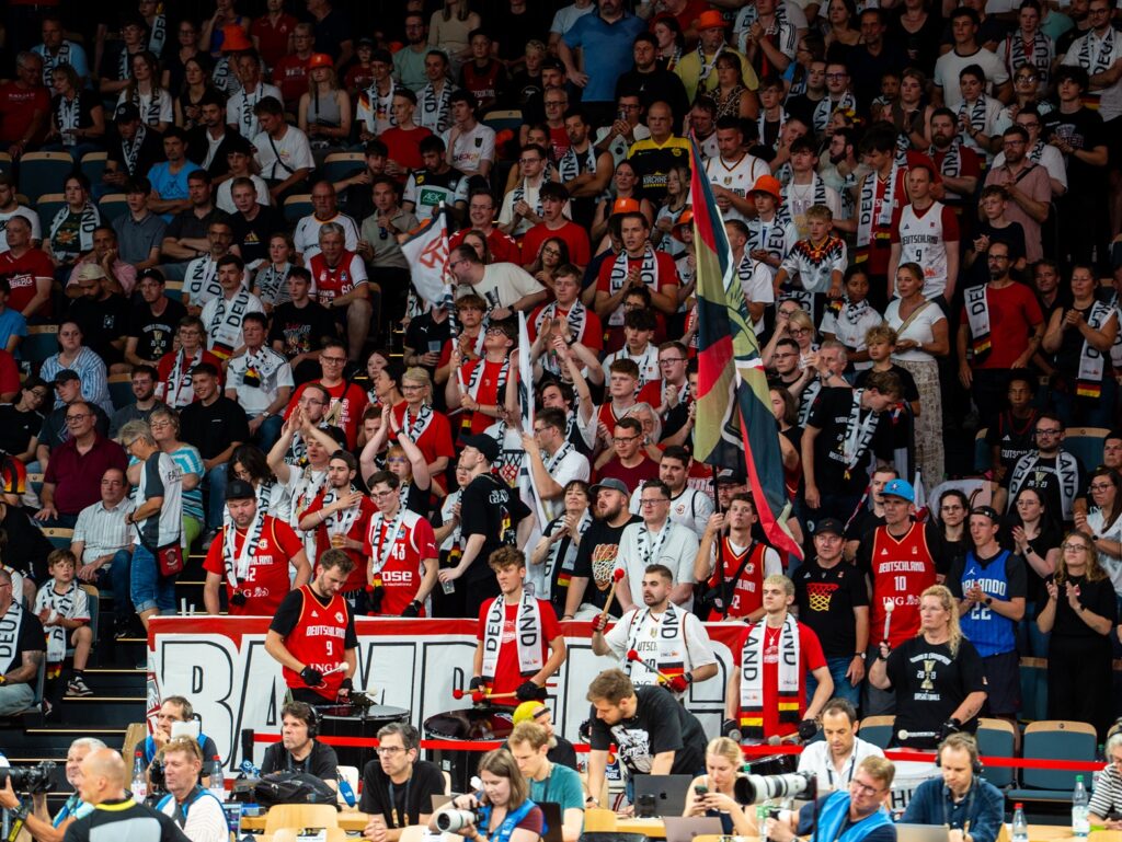 WM-Qualifikation: Volle Ränge und starke Stimmung beim DBB-Spiel in Bamberg